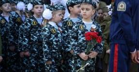 В российском городе вывели сотни детей на "Парад дошкольных войск"