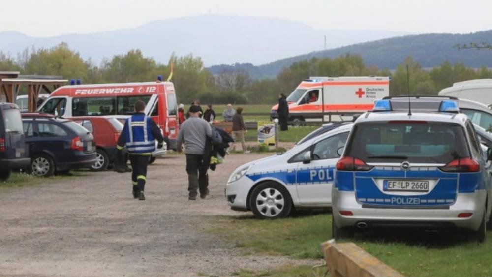 Тюрингия: парашютисты столкнулись в воздухе, один погибший