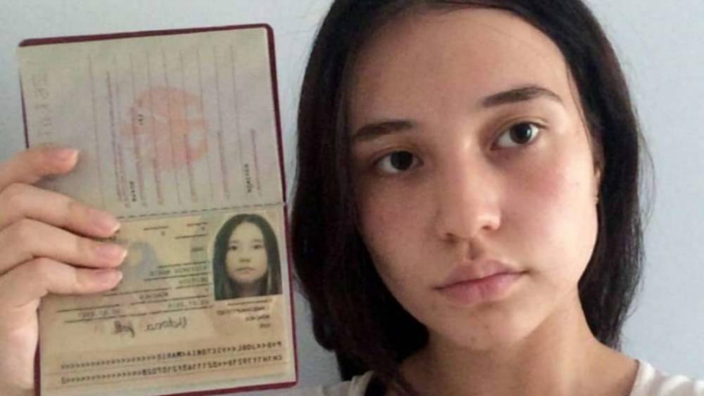 Немецкая школьница уехала в Москву и теперь не может вернуться домой
