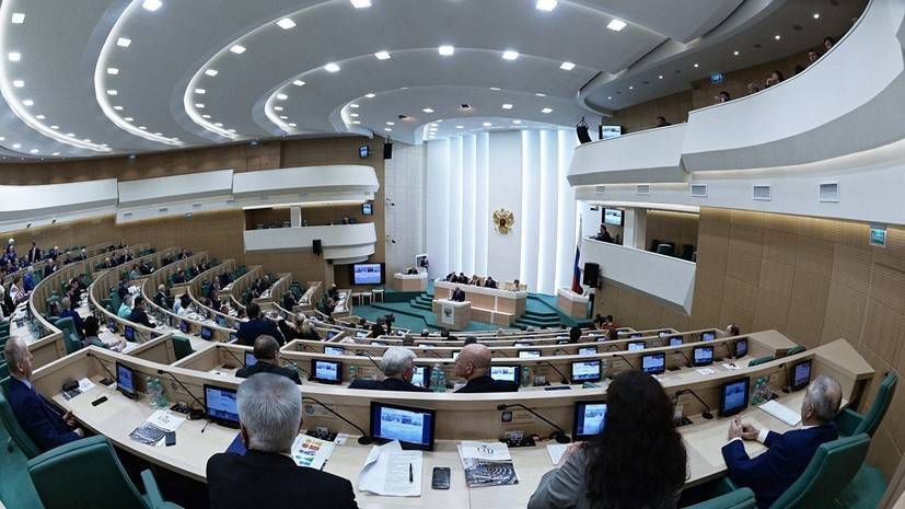В Совфеде оценили позицию команды Зеленского по закону об украинском языке