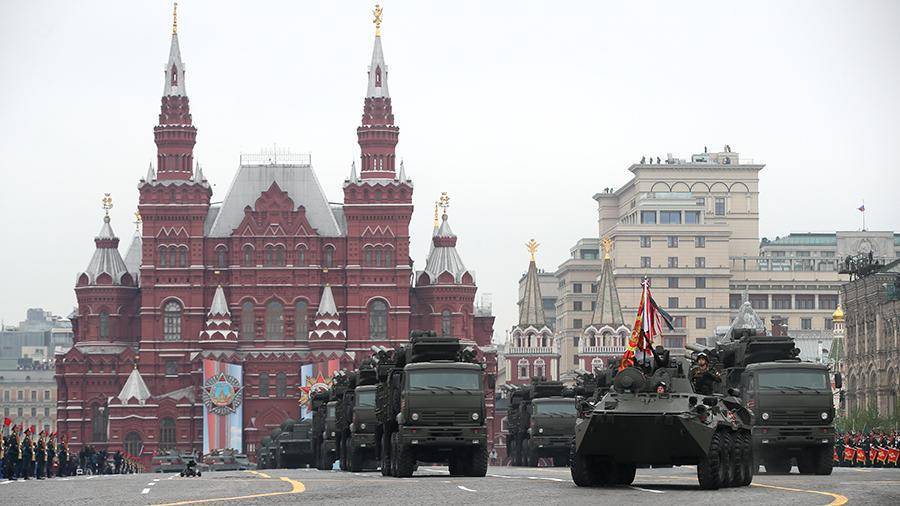 Воздушную часть парада Победы отменили в Москве