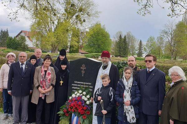 В Германии открыли памятник 10 советским военнопленным времён Второй мировой войны