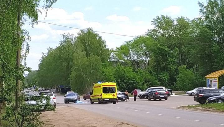 Мотоциклист погиб в двойной аварии в Саранске. Видео