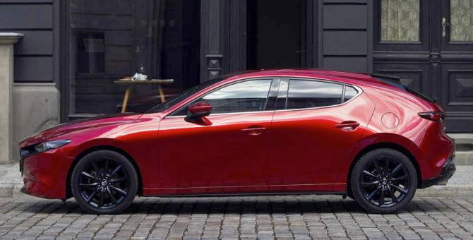 Mazda3 нового поколения будет продаваться в России со старыми двигателями