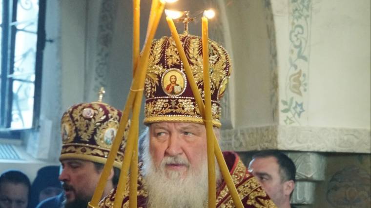 Видео: Патриарх Кирилл освятил главный храм Новодевичьего монастыря в&nbsp;Петербурге