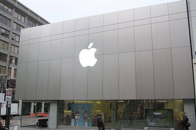 Apple намерена отказаться от iTunes — Bloomberg