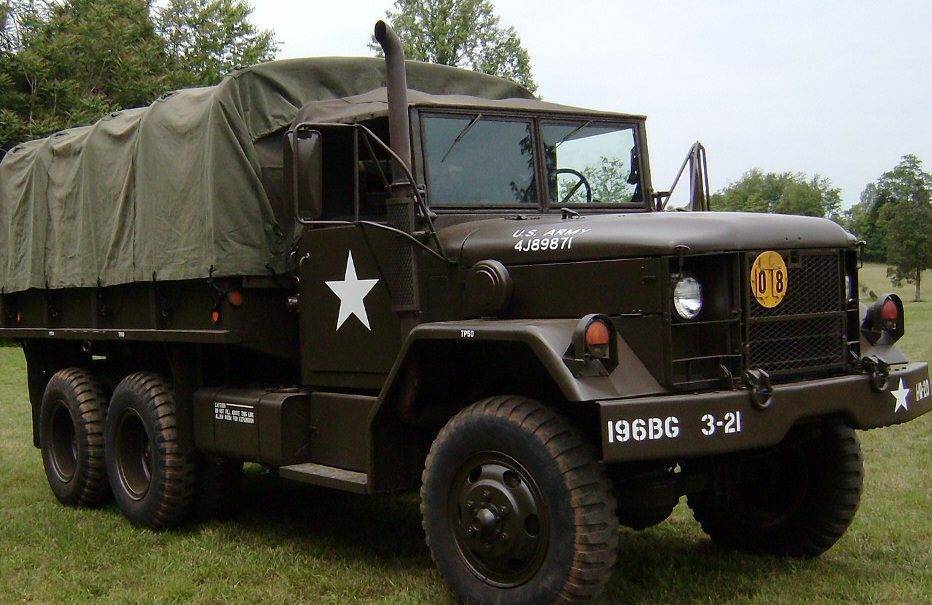 Армейский грузовик с военными США перевернулся в Австрии