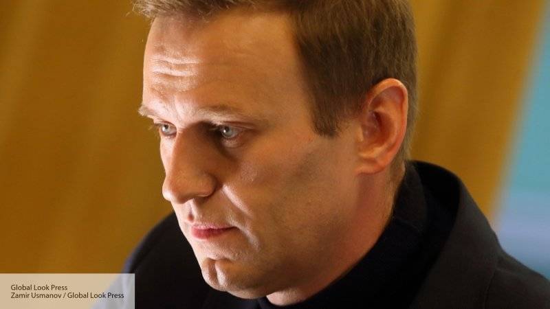 Кошелек Навального трещит по швам от незаконных продаж личных данных россиян