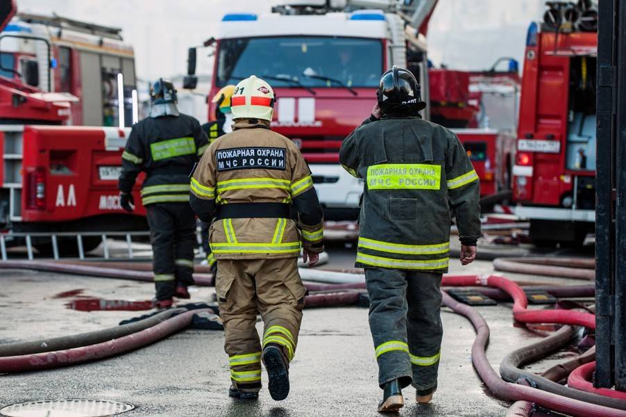 Пожар на частной нефтеперегонной станции в Подмосковье потушен