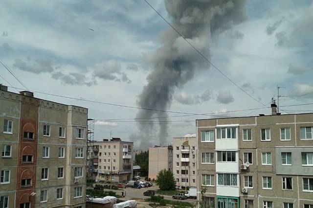 На заводе в Дзержинске заявили об оперативной эвакуации людей после взрывов