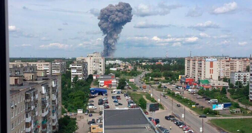 Режим ЧС объявлен в Дзержинске после взрывов на заводе