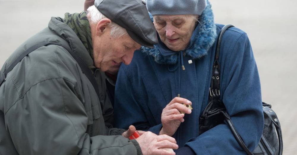 Российские пенсионеры тратят на себя 200 рублей в день