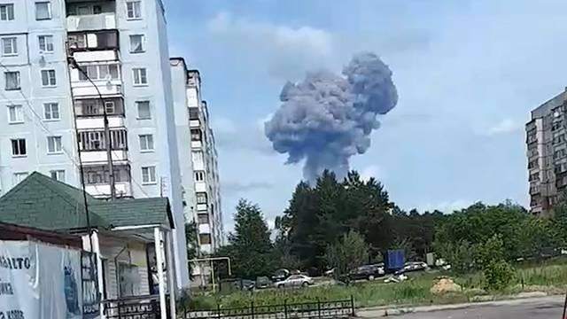 Очевидец о взрывах на заводе в Дзержинске: "Как будто началось землетрясение, меня оглушило"