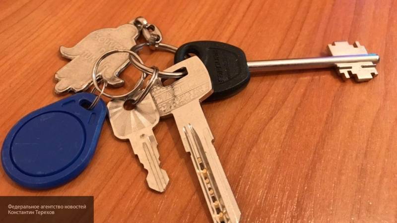 Смольный раскрыл детали квартир, ключи от которых сиротам вручил Беглов в Петербурге