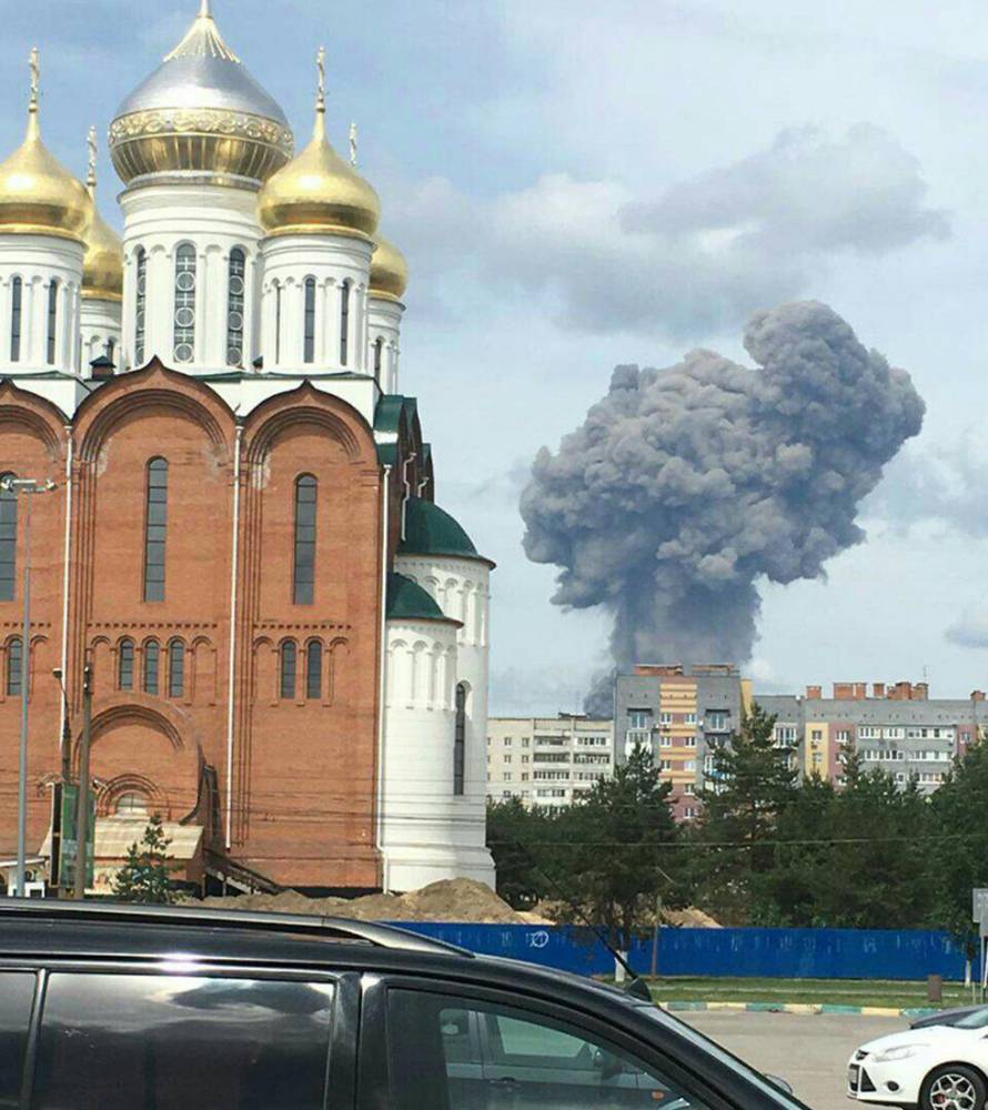 Взрыв на оборонном заводе в России: более 70 раненых, введен режим ЧС