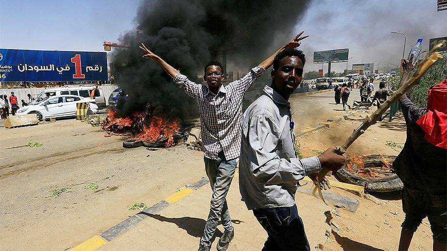 В Судане полиция открыла огонь по протестующим
