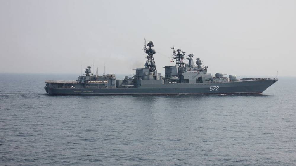 Забыл правило "правой руки": Американский корабль, подрезав "Адмирала Виноградова", нарушил пункт МППСС - эксперты
