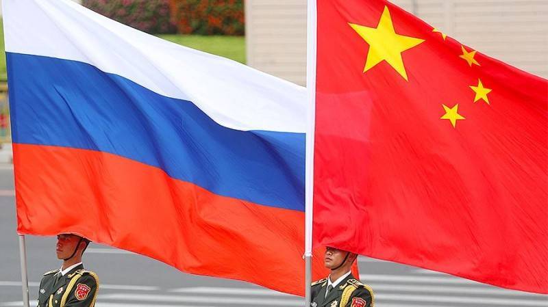 Песков отметил отсутствие координации России и Китая против третьих стран
