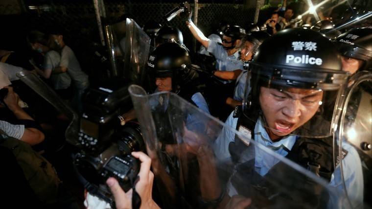 В&nbsp;Китае полиция разогнала протестующих против нового закона дубинками и&nbsp;газом