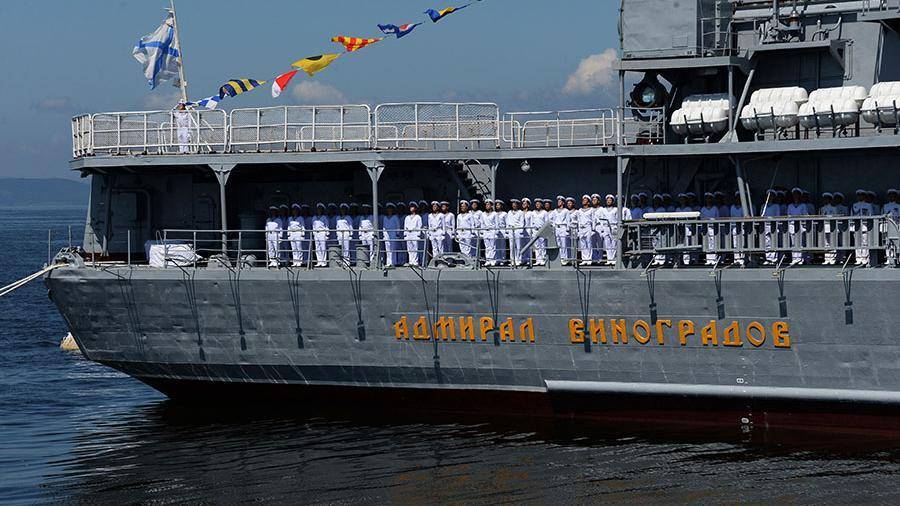 Адмирал оценил реакцию российских моряков на инцидент с крейсером США