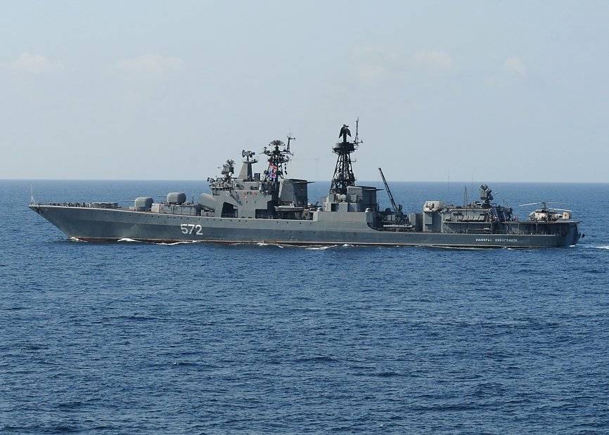 Адмирал объяснил спокойствие российских моряков во время инцидента с крейсером ВМС США