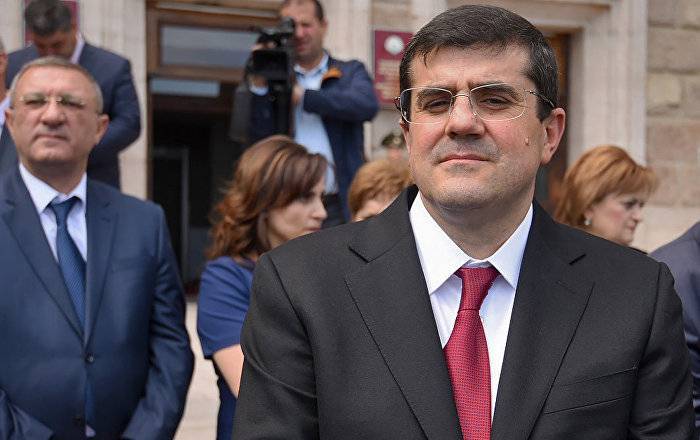 "Под прицелом" Пашиняна:  премьеру Армении нужен партнер на посту главы Карабаха