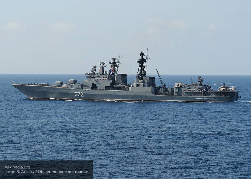 Адмирал дал оценку поведению российских матросов во время сближения с крейсером ВМС США