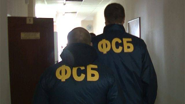 ФСБ пришла с обысками в дома предполагаемых сторонников "Хизб ут-Тахрир" в Крыму