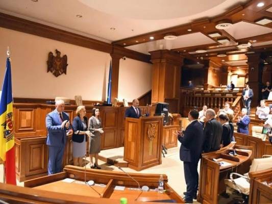 Партнеры Молдавии признают легитимность нового парламента и правительства
