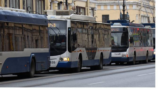 Трамваи и троллейбусы 12 июня изменят маршруты в центре Петербурга из-за фестивалей