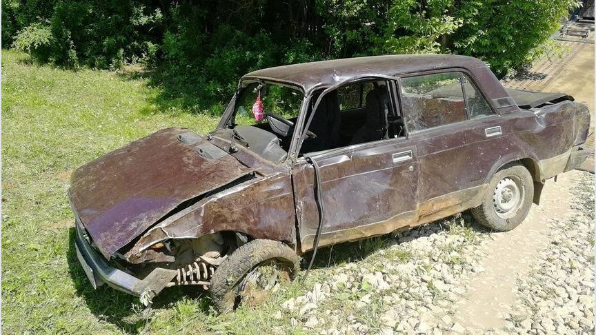 В Верхошижемье перевернулась «семёрка»: водитель погиб