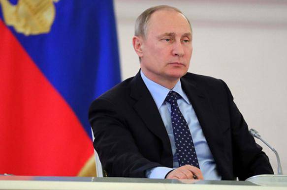Россияне к прямой линии Путина задают вопросы о внутренней и внешней политике