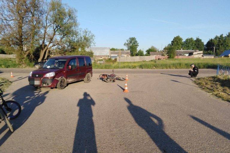В Тверской области водитель иномарки сбил подростка на мопеде