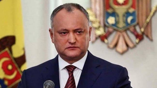 Демпартия требует уголовной ответственности для президента Молдавии