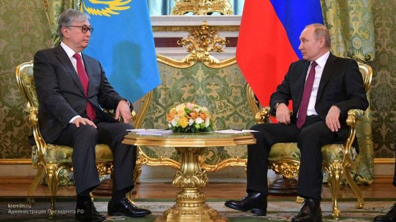 Путин по телефону поздравил Токаева с победой на выборах президента Казахстана