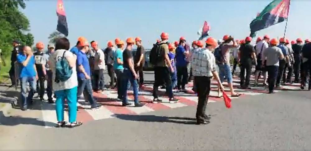Шахтеры продолжают забастовки на Западной Украине: перекрыта международная трасса