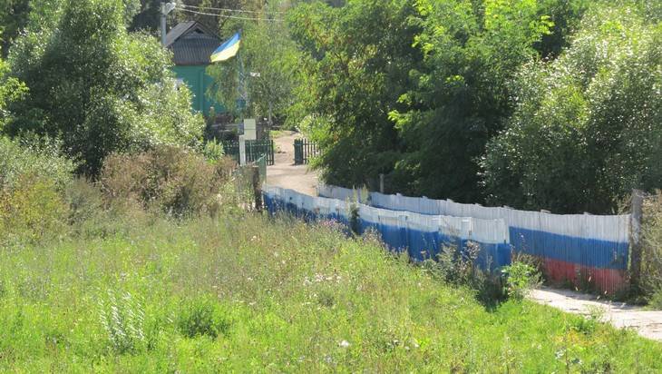 На брянской границе задержали украинца с 1000 пар стеклянных линз