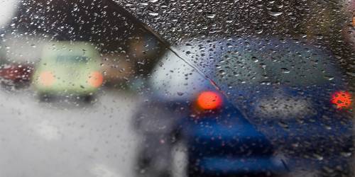Московских водителей предупредили о сильном ветре и дожде :: Autonews