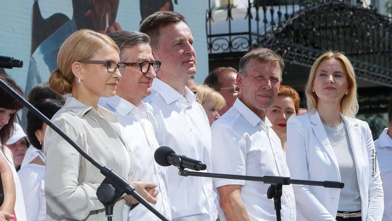 Тимошенко ведет в Раду Наливайченко, Таруту и старую партийную гвардию | Политнавигатор