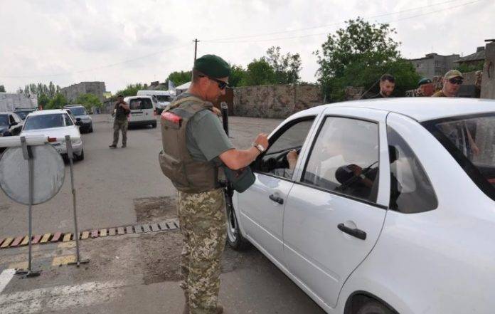 Украинские пограничники задержали мужчину с георгиевской лентой