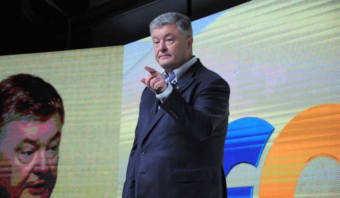 Порошенко толкает Украину к новому государственному перевороту