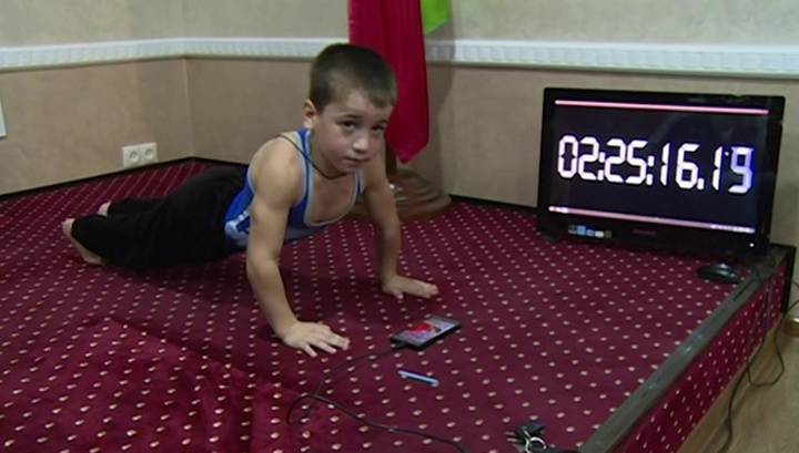 Ингушский мальчик побил два мировых рекорда по отжиманиям