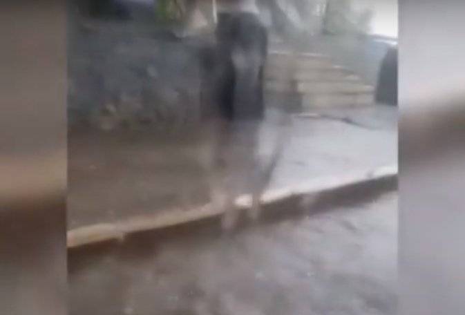 В Уфе затопило одну из центральных улиц (ВИДЕО)