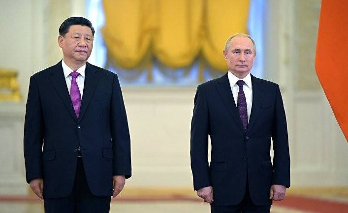 Саймс: дружба с Китаем усиливает РФ в сопротивлении США (TNI)