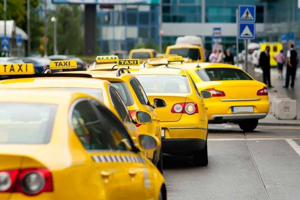 Московские таксисты массово отказываются от заказов в центре города&nbsp;— «Коммерсант»