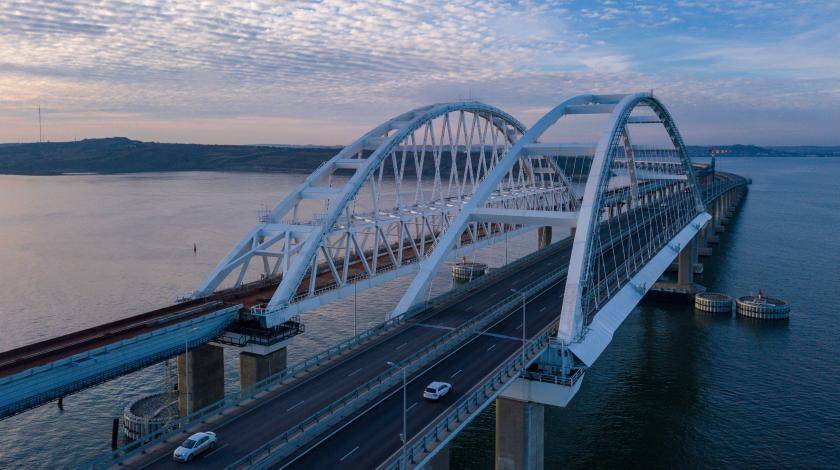 Украинца задержали за поездку по Крымскому мосту
