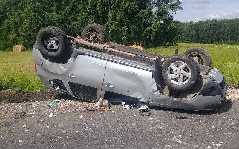 Машина опрокинулась: автоледи погибла в ДТП под Смоленском