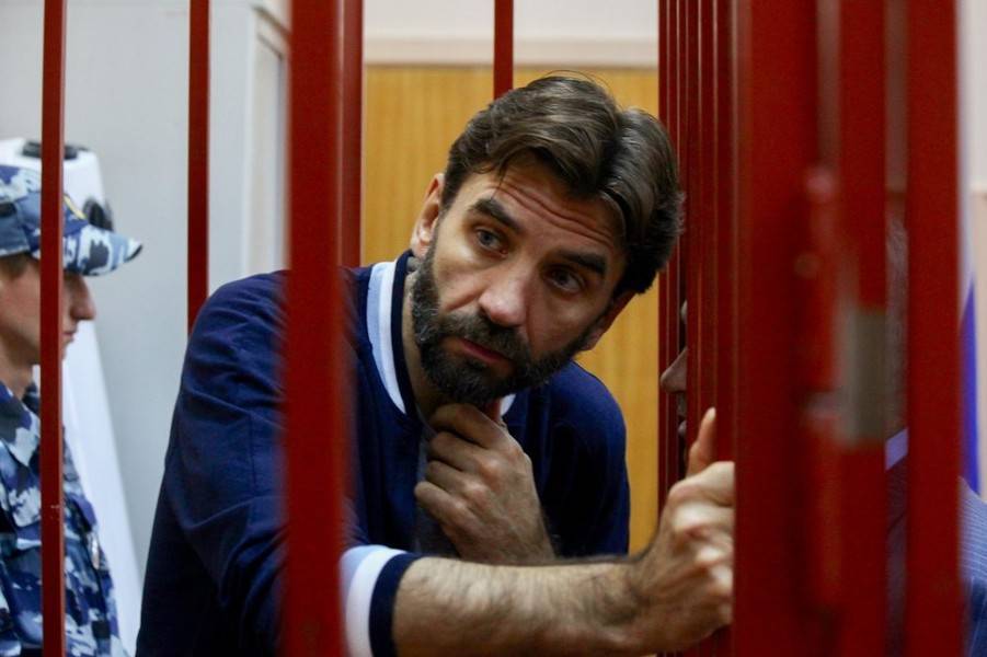Суд отменил решение об аресте 4 млн рублей на счетах экс-министра Абызова