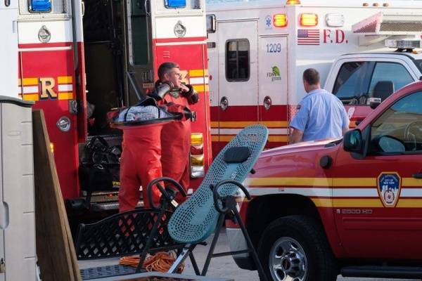 В центре Нью-Йорка потерпел крушение вертолет, сообщается о погибшем