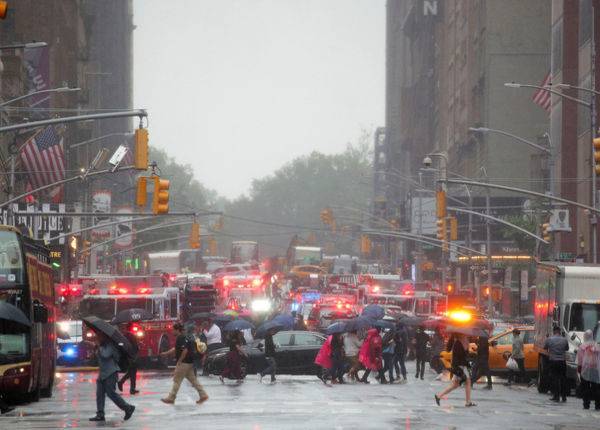 Переполох в Нью-Йорке – вертолет упал на крышу небоскреба на Манхеттене